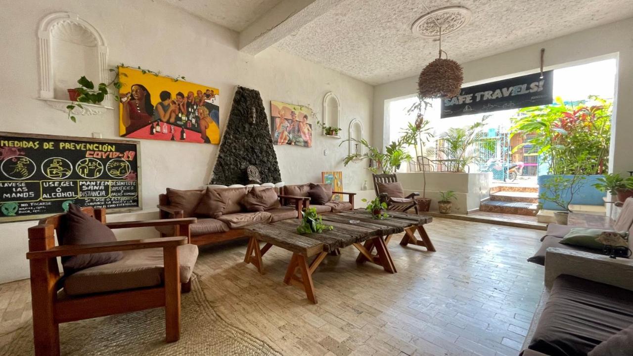 Weary Traveler Hostel Tulum Exterior photo