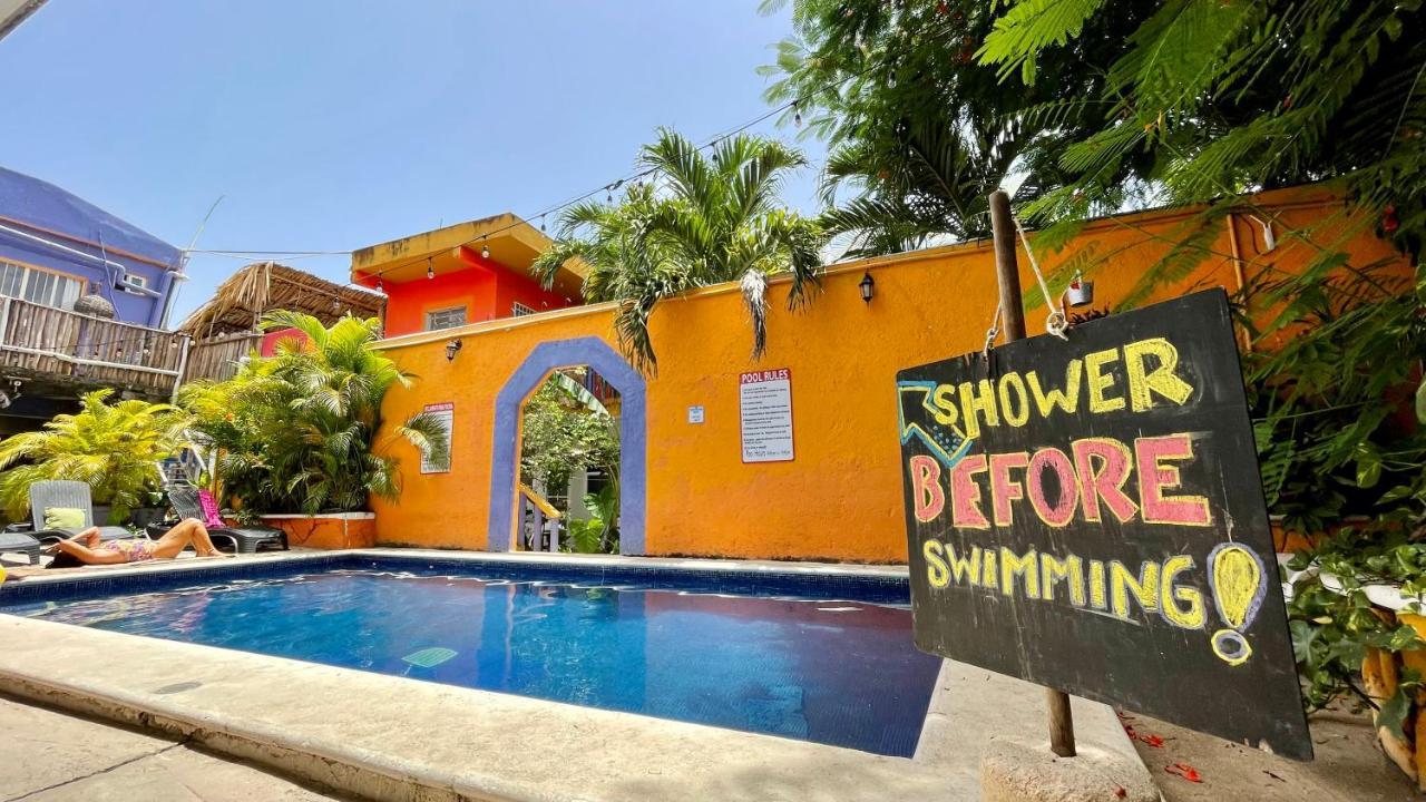 Weary Traveler Hostel Tulum Exterior photo