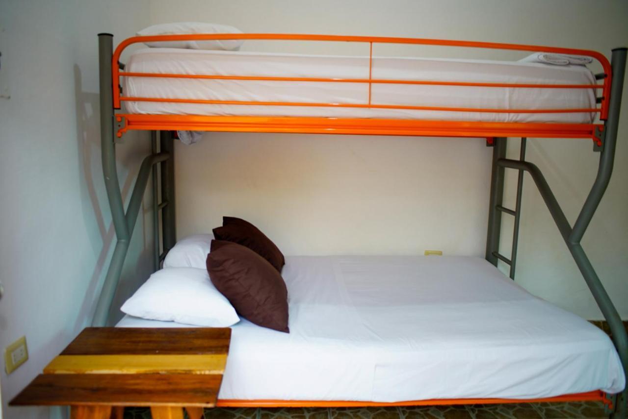 Weary Traveler Hostel Tulum Exterior photo
